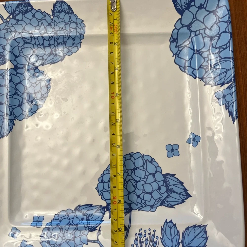 Sur La Table Melamine Square dinner plate with Hydrangeas - Set of 4